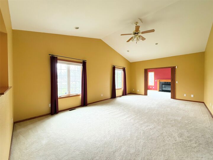 Property Photo: 801 SE Delaware Avenue IA 50021