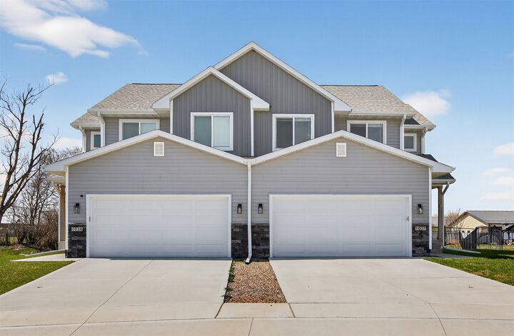 Property Photo: 1027 Adler Court IA 50069