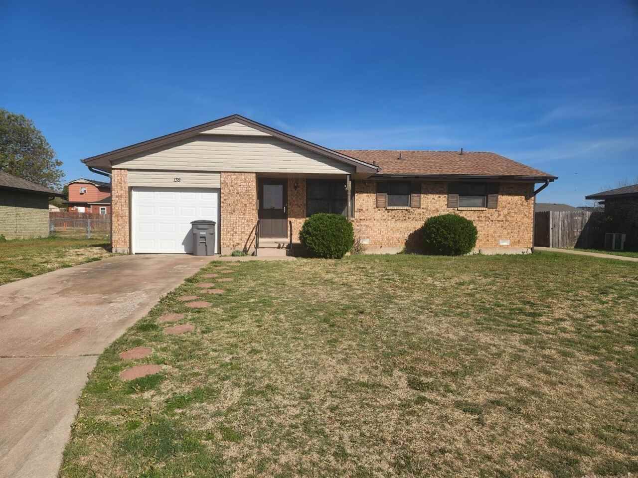 Property Photo:  132 SW 69th St  OK 73505 