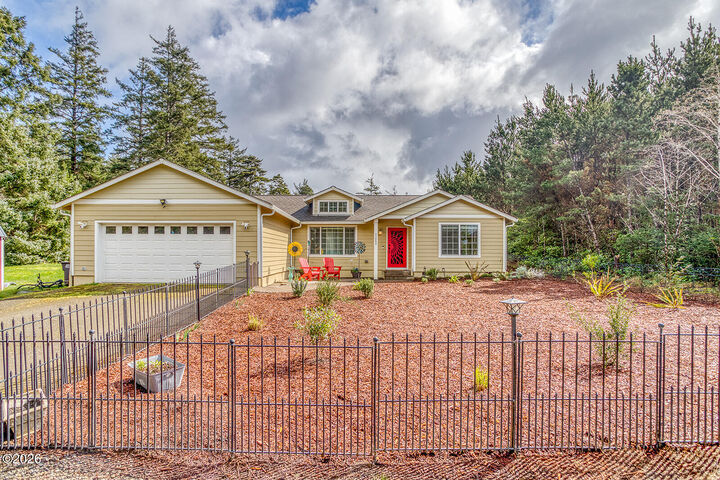 Property Photo:  11995 NW Thompson Street  OR 97376 