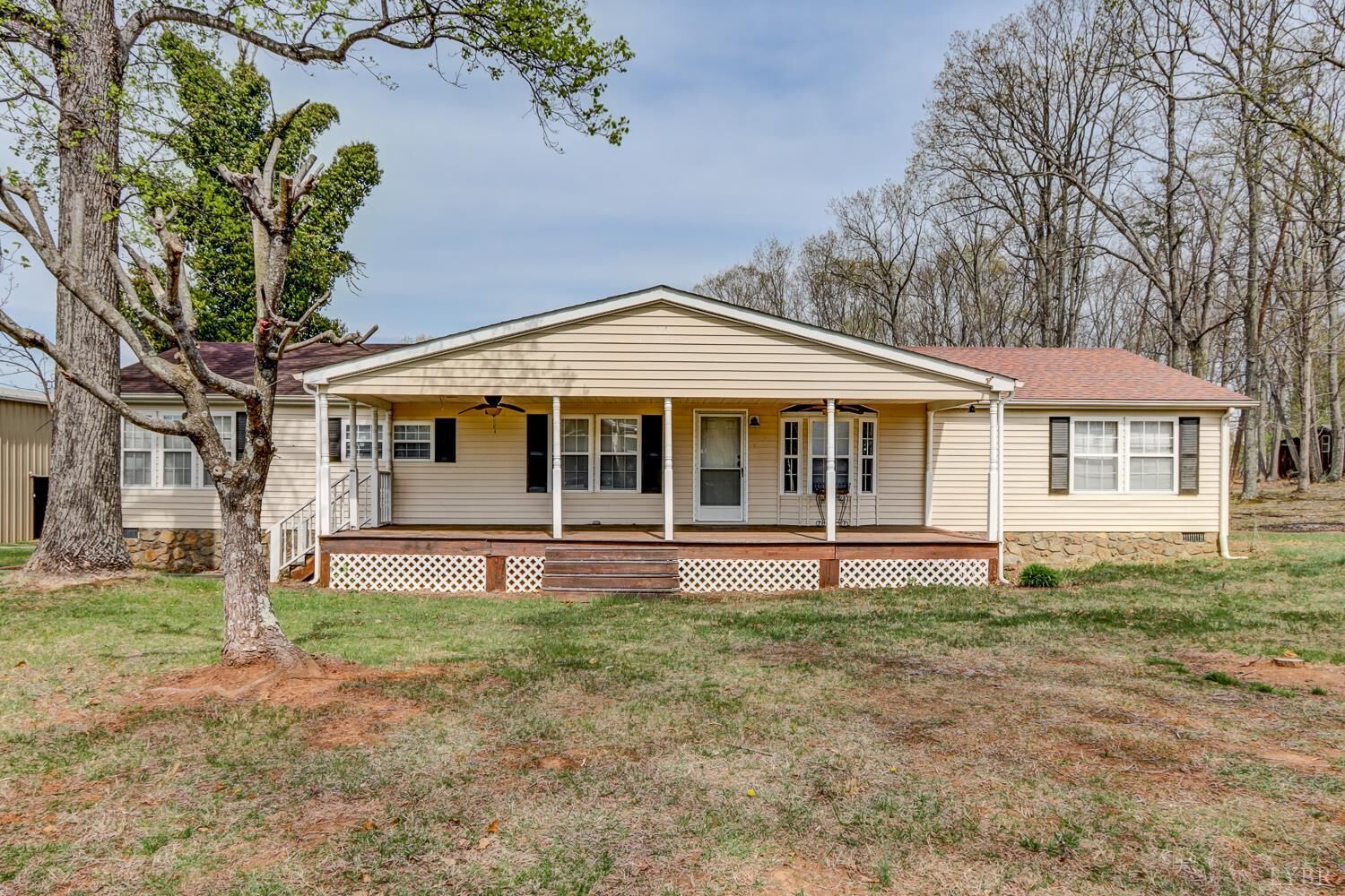 Property Photo: 1727 Richmond Highway VA 24593