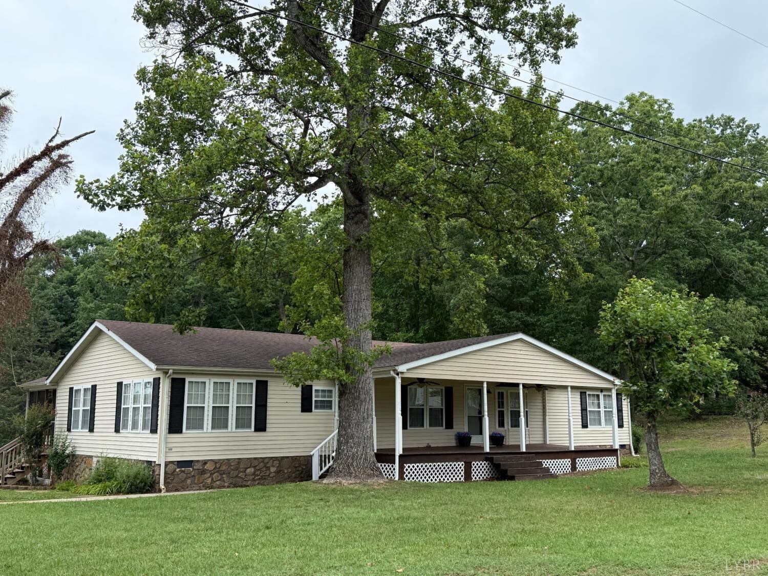 Property Photo: 1727 Richmond Highway VA 24593