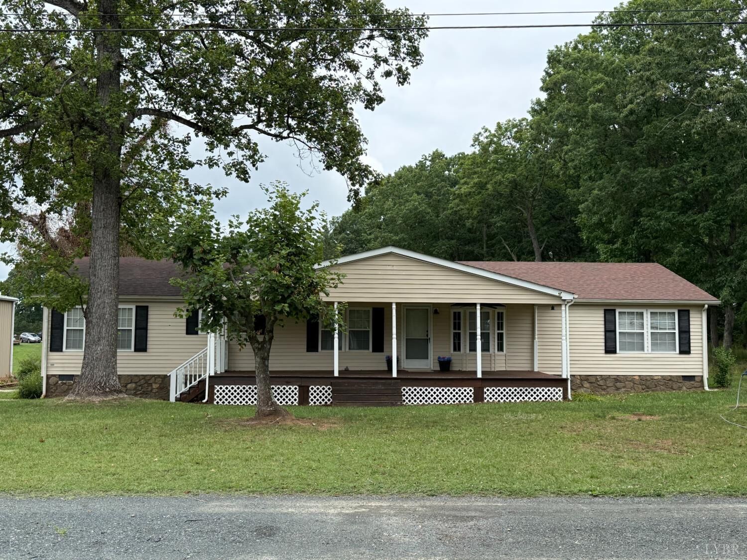 Property Photo: 1727 Richmond Highway VA 24593