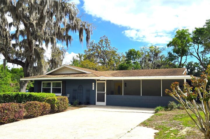 Property Photo:  506 E Gottsche Avenue  FL 32726 