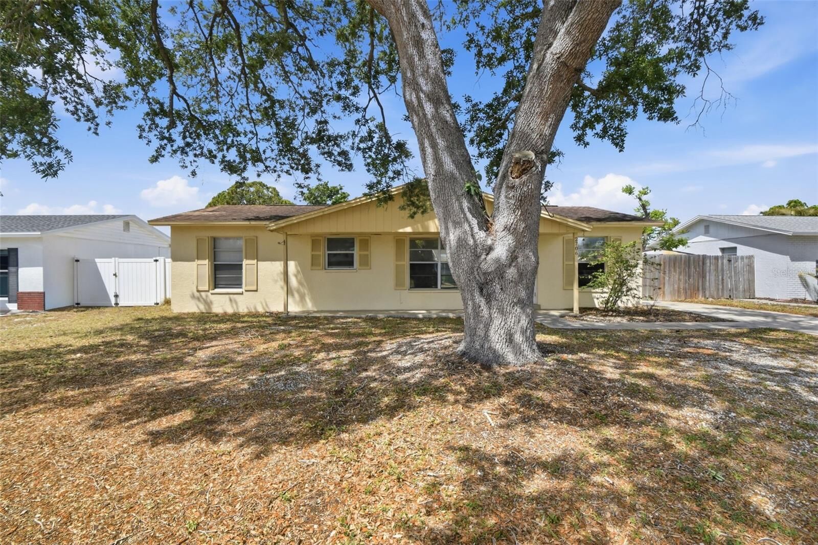Property Photo: 2706 40th Street W FL 34205