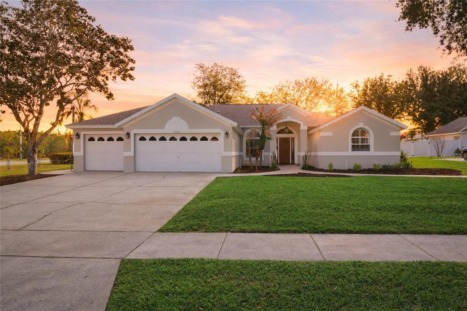 Property Photo:  12830 Scottish Pine Lane  FL 34711 
