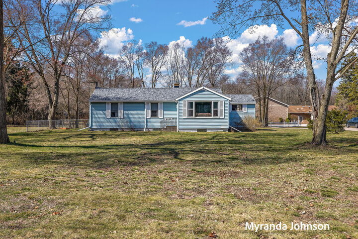 Property Photo:  4263 S Quarterline Road  MI 49444 