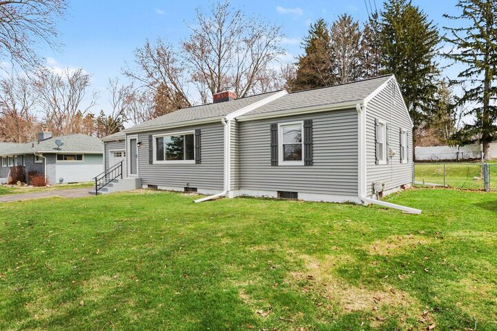 Property Photo:  2305 Maple Drive  MI 49203 