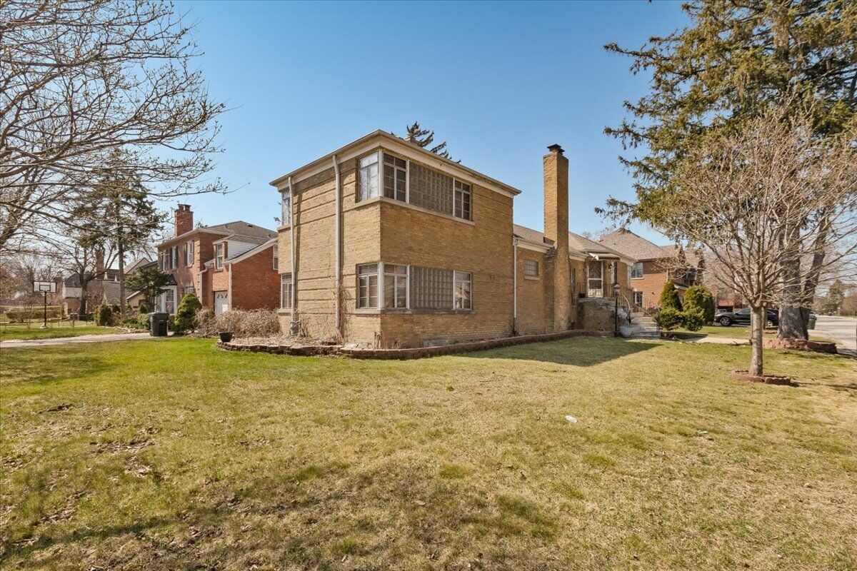 Property Photo:  6956 N Kenton Avenue  IL 60712 