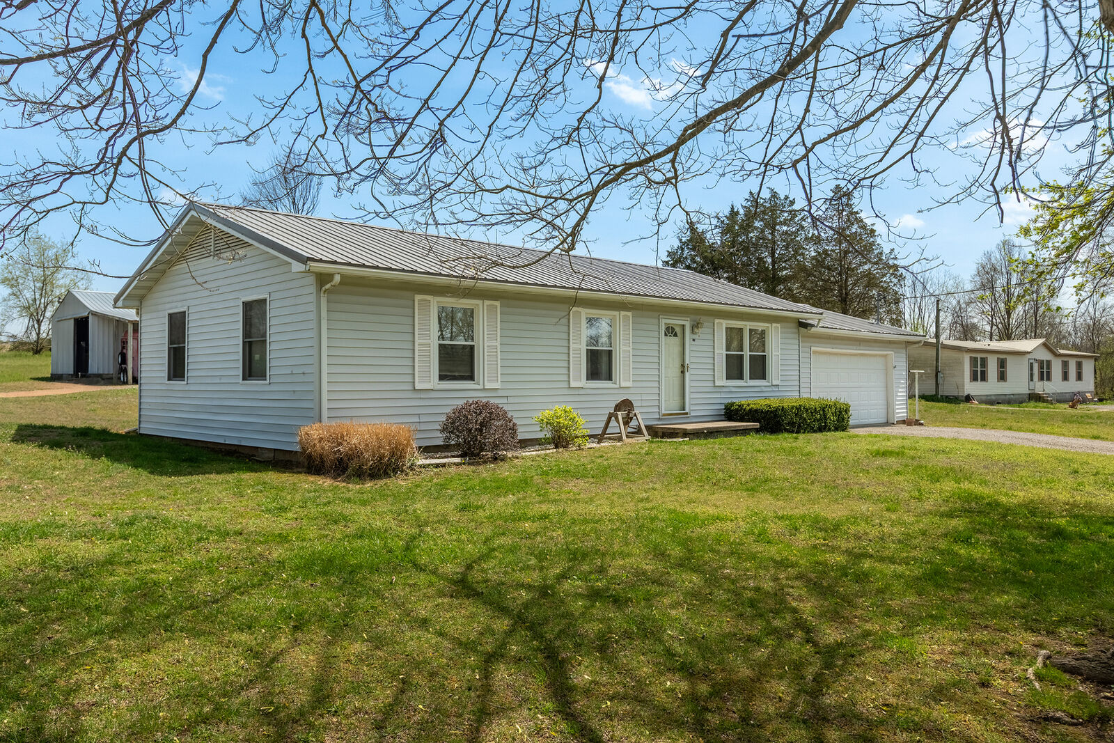 Property Photo:  306 N White Street N  IL 62922 