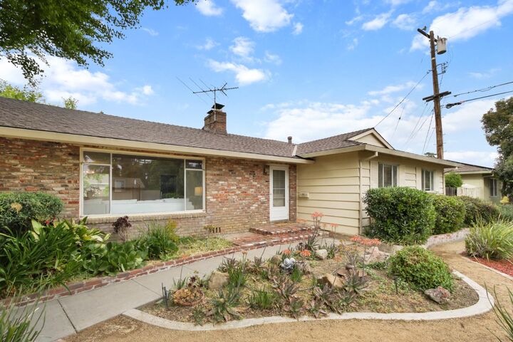 Property Photo:  102 Rancho Way  CA 95695 