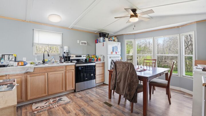 Property Photo:  306 Flowertown Rd  TN 37360 