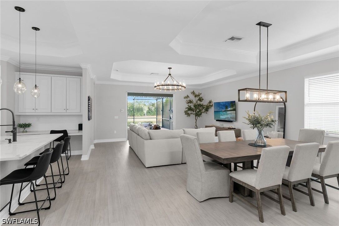 Property Photo:  2926 Aviamar Circle  FL 34114 