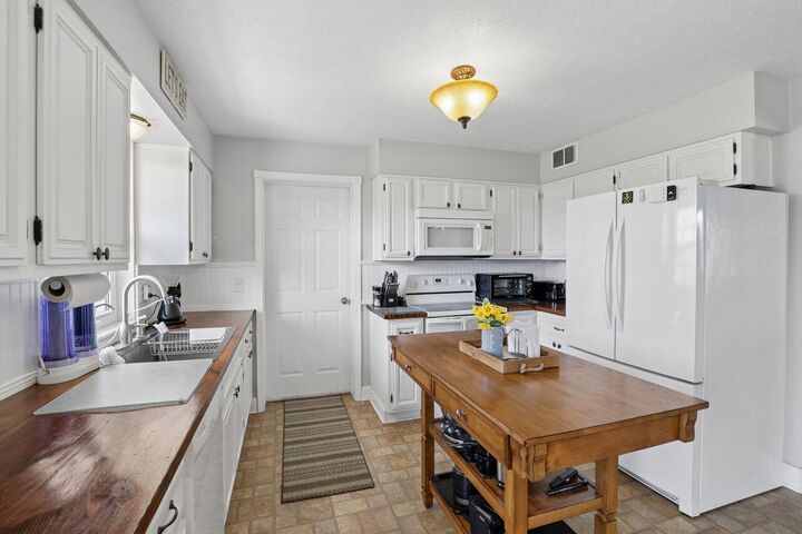 Property Photo:  3765 Lisa Lane  KY 41001 