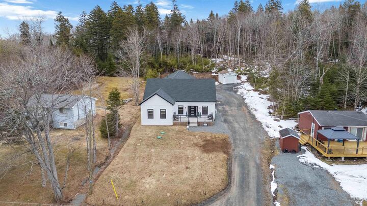 30 Cove Road — photo 1