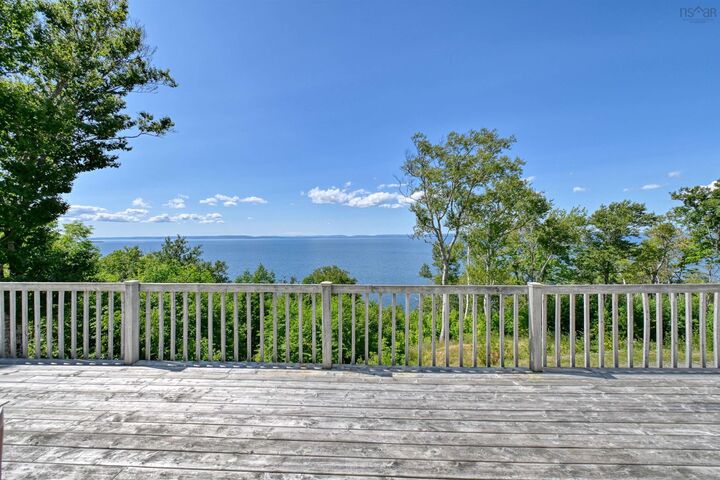 Property Photo: 95 Lakeshore Drive W NS B0E 3B0