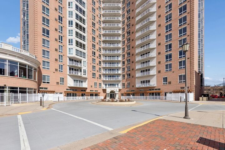 Property Photo:  6600 Lyndale Avenue S 1200  MN 55423 