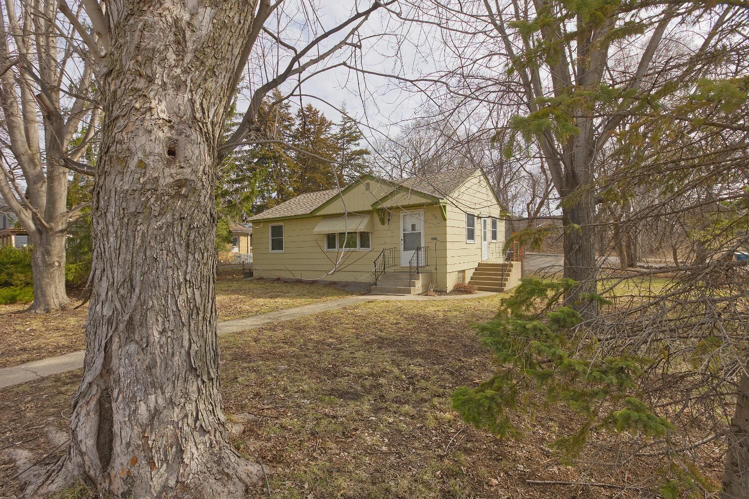Property Photo:  308 Central Avenue  MN 55313 