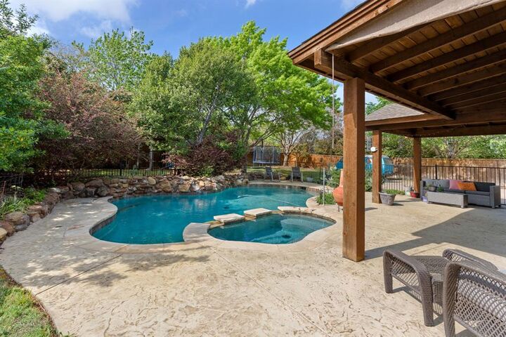 Property Photo:  416 Love Bird Lane  TX 75094 