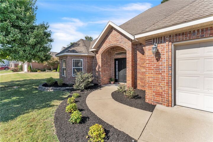 Property Photo:  5703 W Casey Drive  AR 72758 