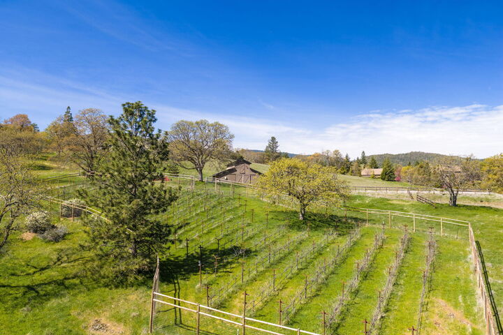 Property Photo:  84 Placer Hill Drive  OR 97530 