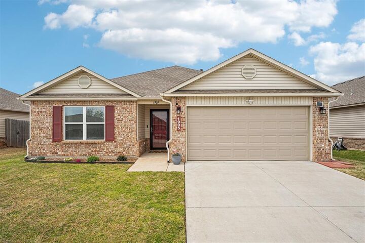 Property Photo:  1905 Mason Lane  OK 73127 