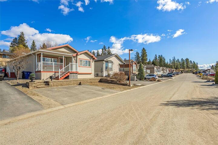 Photo de la propriété:  2440 Old Okanagan Highway 1303  BC V4T 3A2 