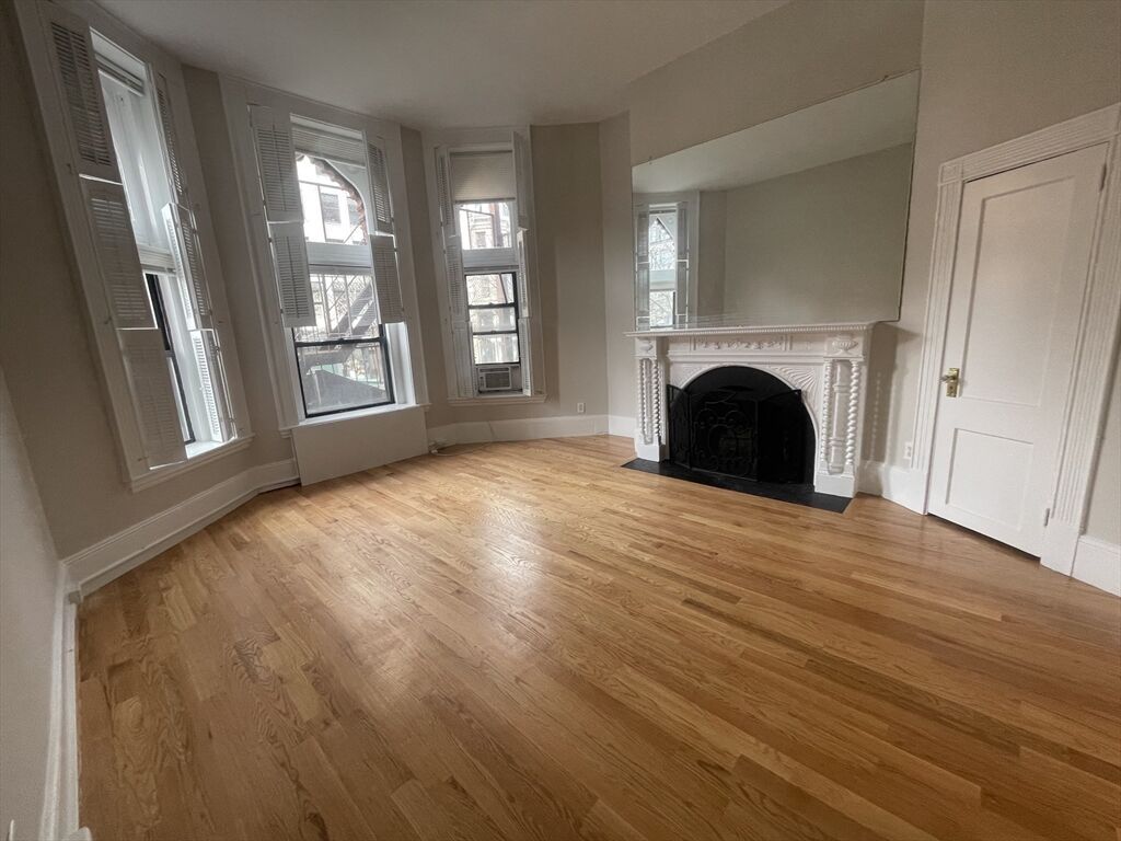 Property Photo:  271 Dartmouth St 1L  MA 02116 