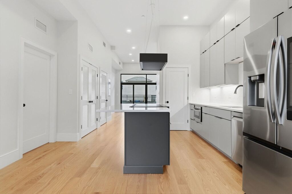 Property Photo:  421 High St 101A  MA 02155 