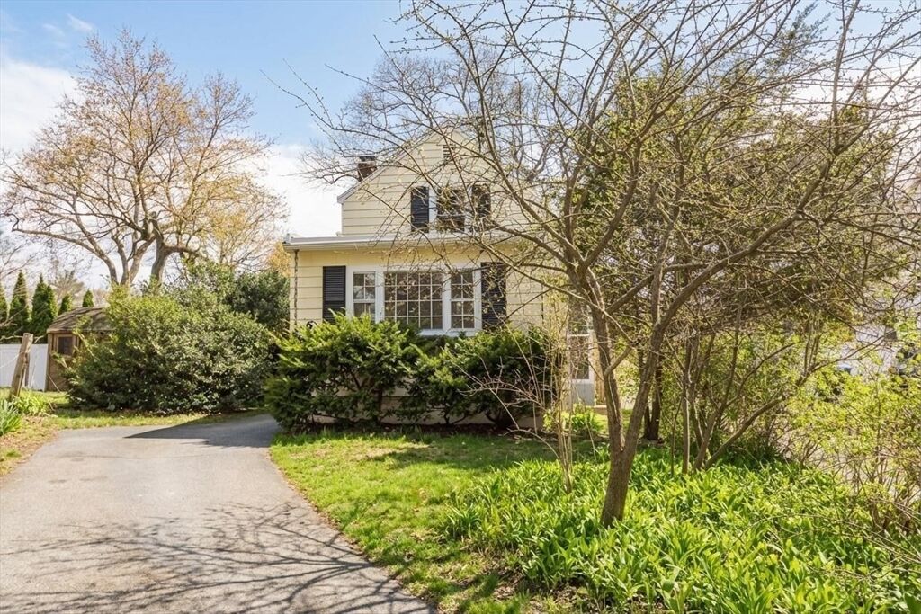 Property Photo: 6 Cypress Road MA 01760