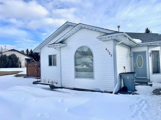 Property Photo:  4723 50 Avenue  AB T0B 2H0 