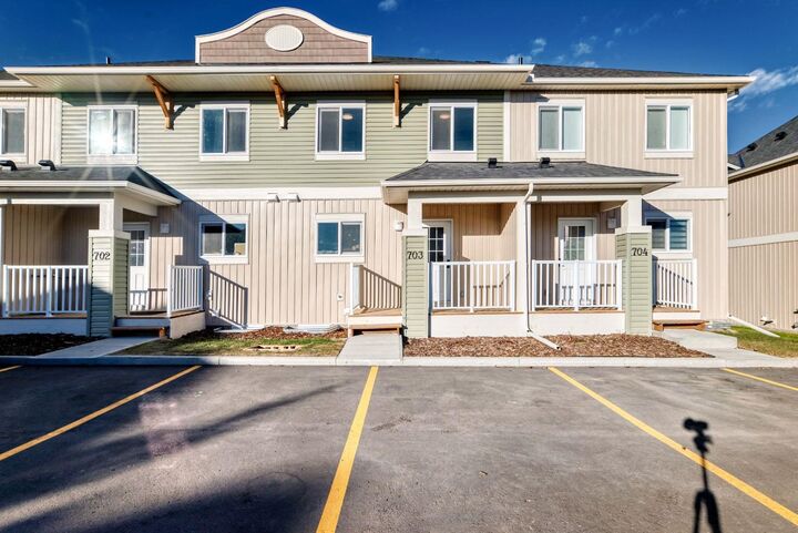 Property Photo:  703 Clover Road  AB T0M 0N0 