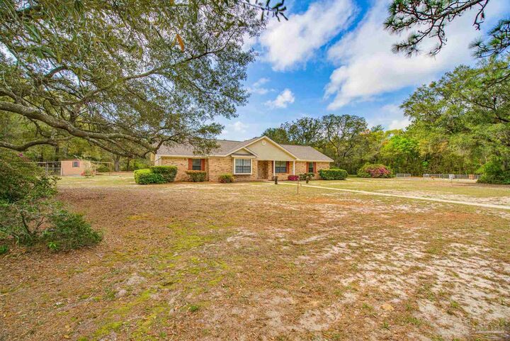 Property Photo:  6568 Yellow Hill Dr  FL 32583 