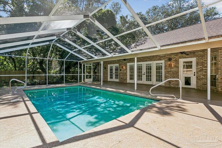 Property Photo: 2437 W Bayshore Rd FL 32563