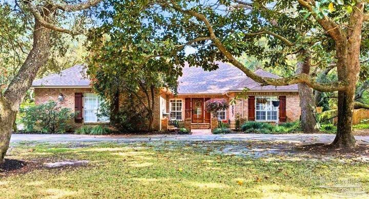 Property Photo:  2437 W Bayshore Rd  FL 32563 