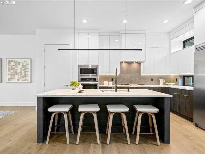 Property Photo: 2445 N R St WA 98671