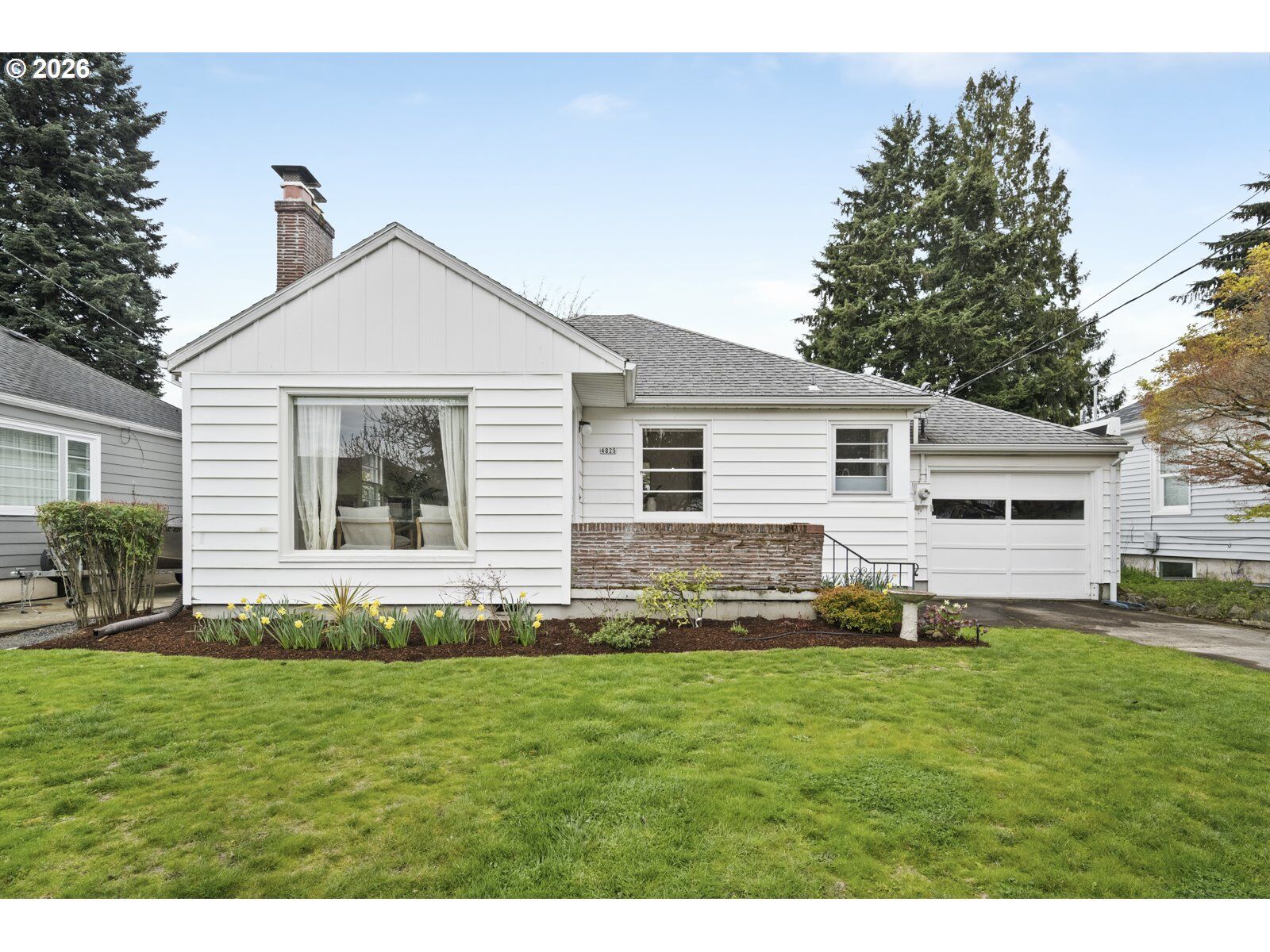 Property Photo:  4825 NE 40th Ave  OR 97211 