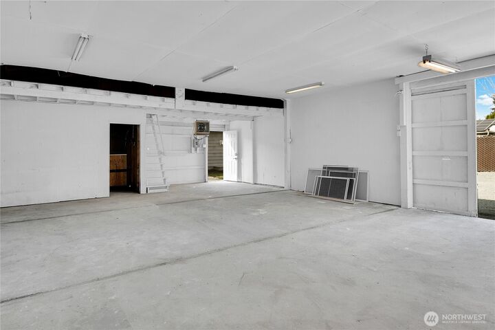 Property Photo:  1006  Fidalgo Street  WA 98284 