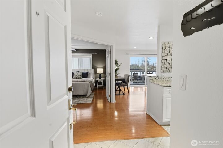 Property Photo: 5021 Ripley Lane N 101 WA 98056