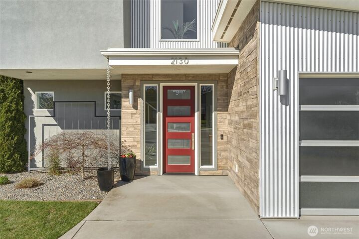 Property Photo:  2130  Paramount Street  WA 99362 