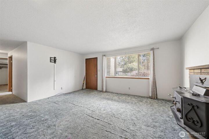 Property Photo: 14302 47th Avenue E WA 98446