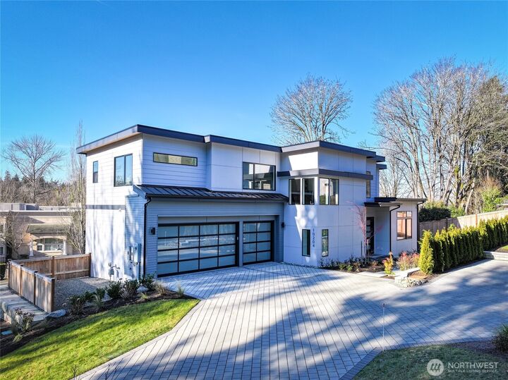 Property Photo:  10204 NE 43rd Street  WA 98033 