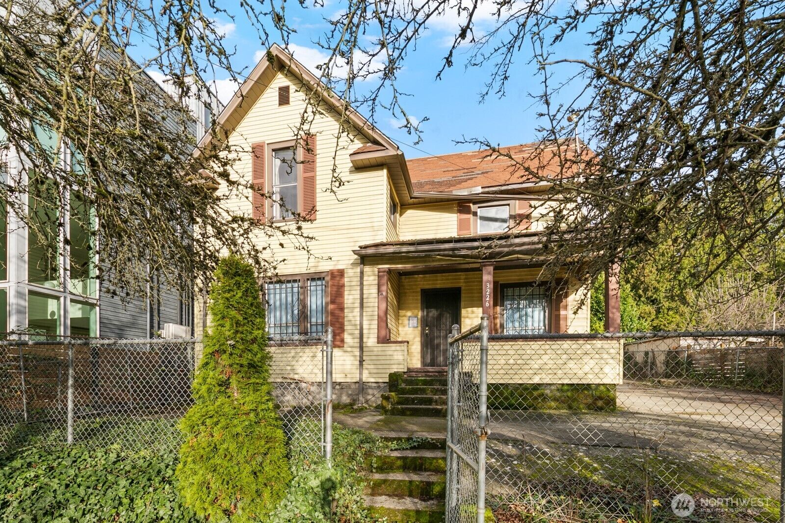 Property Photo:  3226 S Edmunds Street  WA 98118 