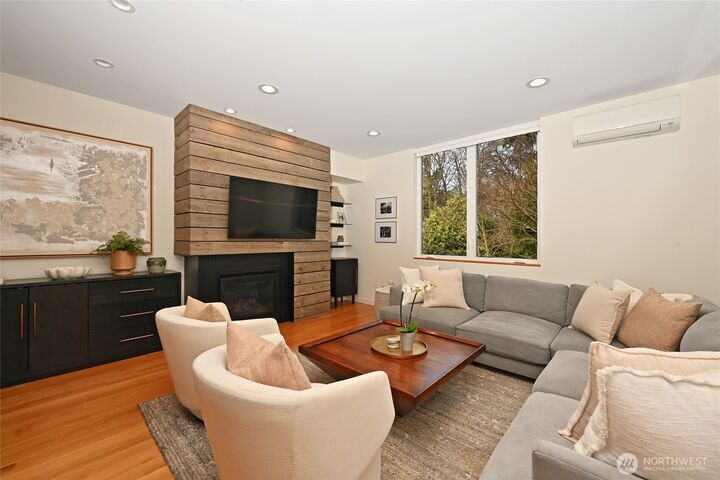 Property Photo:  3310 W Government Way A  WA 98199 