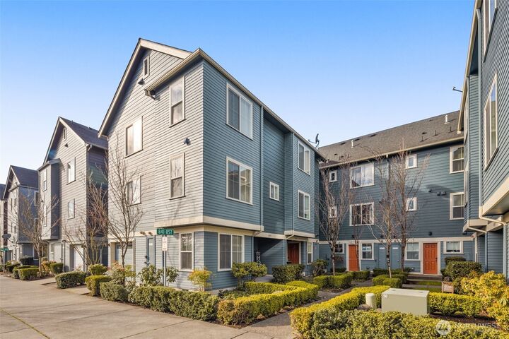 Property Photo: 841 5th Place NE WA 98029