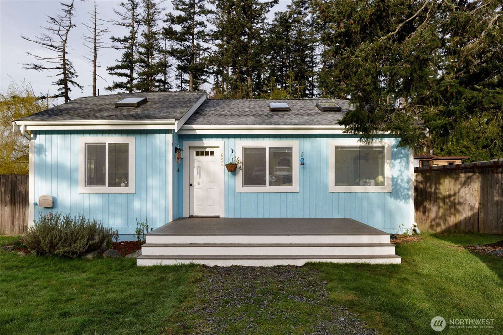 Property Photo:  655  Hunt St  WA 98250 