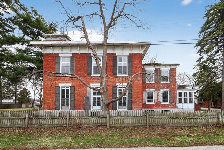 Property Photo:  628 Buchanan Street  IL 61008 