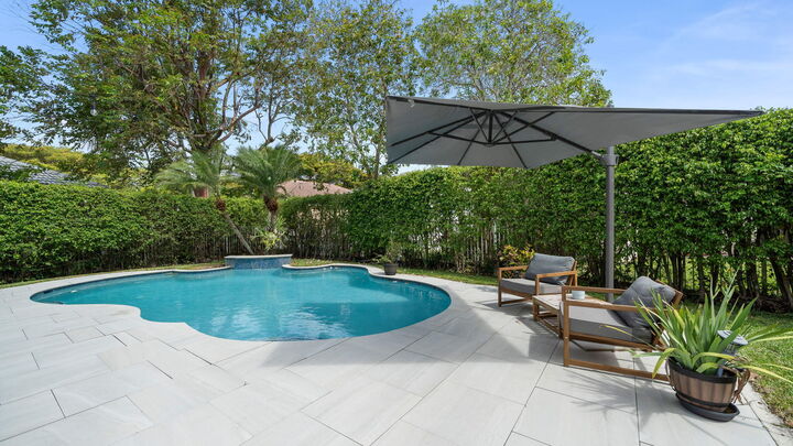 Property Photo: 1089 Tupelo Way FL 33327