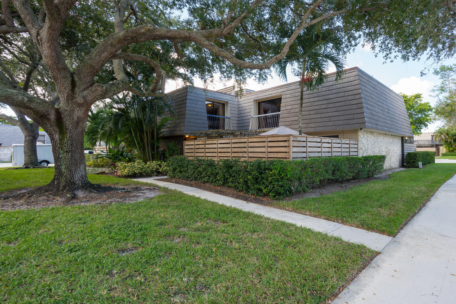 Property Photo:  130 1st Terrace  FL 33418 