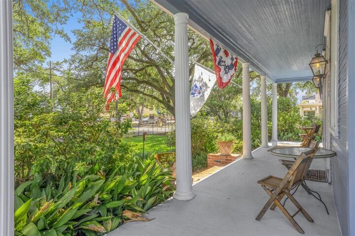 Property Photo: 905 Pujo Street LA 70601